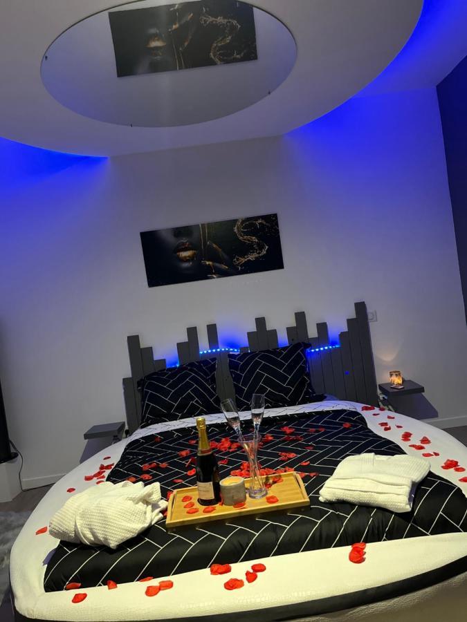 Love Room *